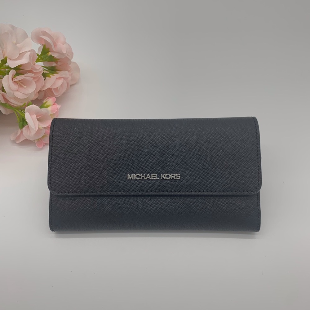 Michael Kors Jet Set Travel Large Trifold Leather Wallet in SOLIDBLACK/ SILVER